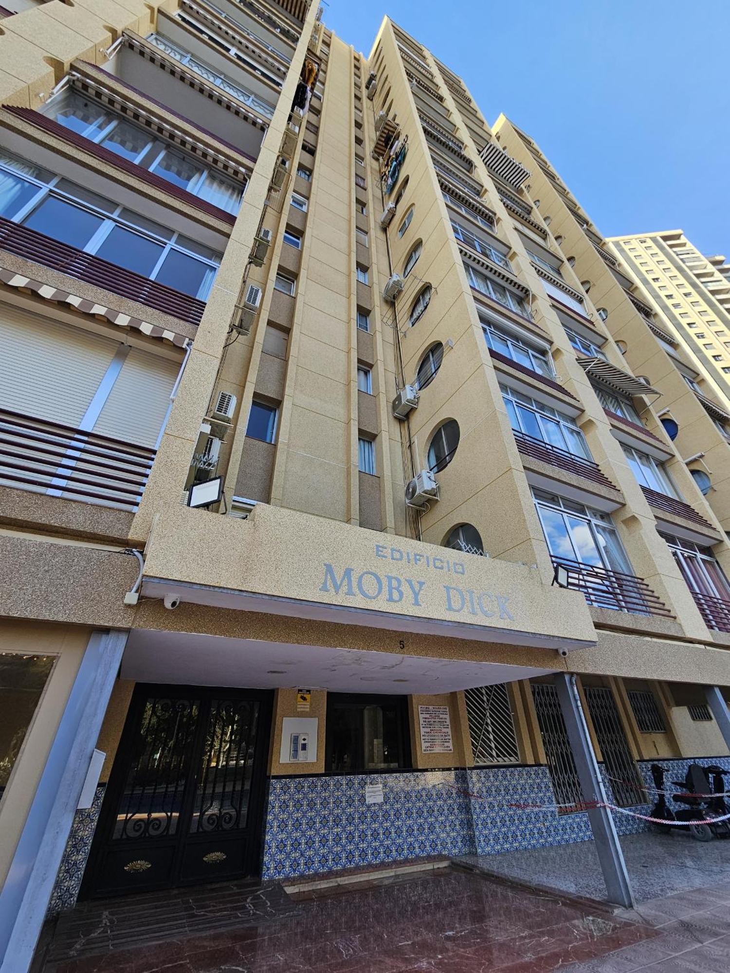Apartamento Moby Dick If Бенидорм Экстерьер фото